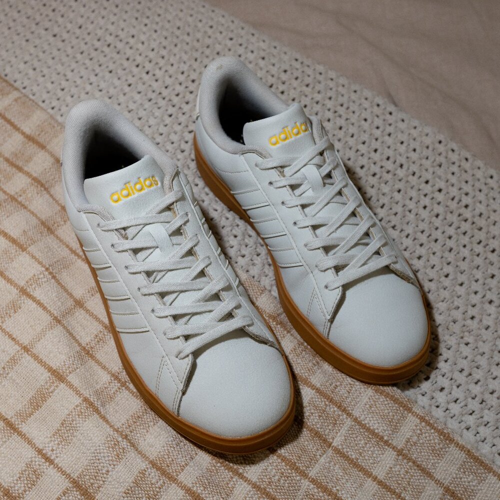 Adidas Men’s Grand Court 2.0 Beige Tennis Shoes Size 9.5